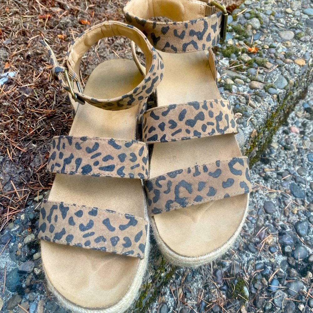 Cheetah print sandal platforms